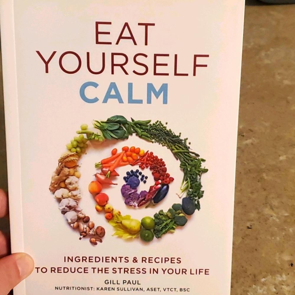 📖 📕 Eat Yourself Calm book new, not used